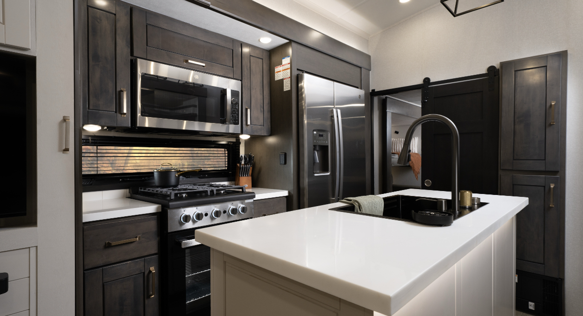 Heartland RV Bighorn Fifth-Wheel