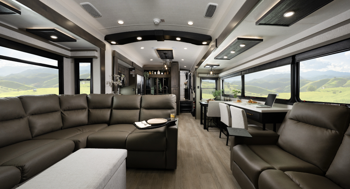 Heartland RV Bighorn Fifth-Wheel