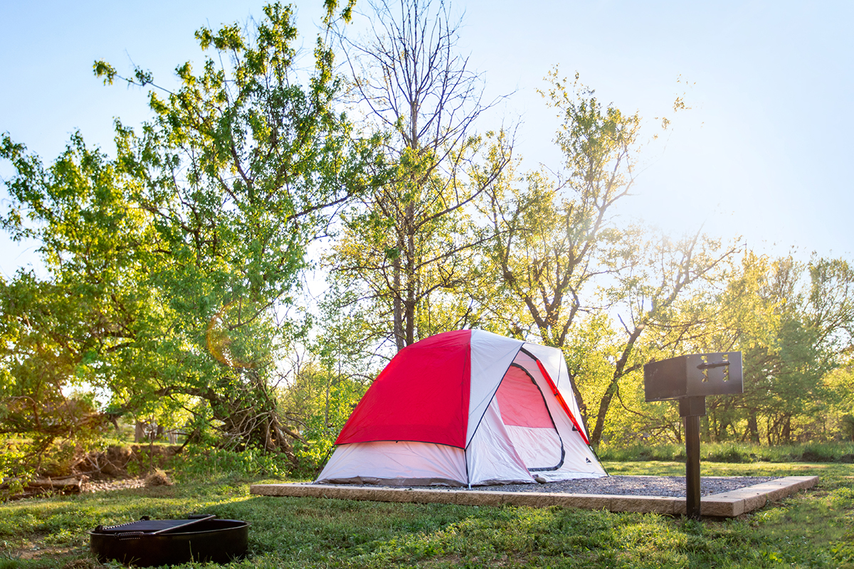 A lone tent in Pigeon Forge Landing.