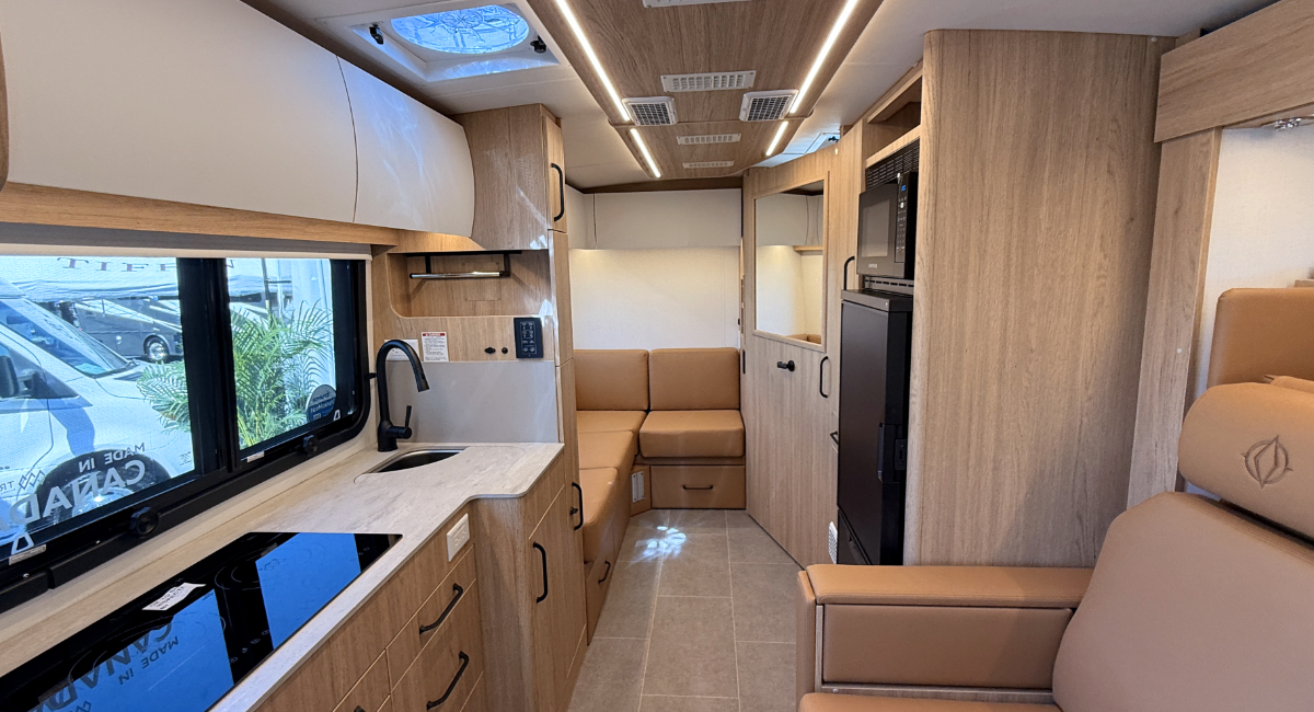 Leisure Travel Vans Wonder FX