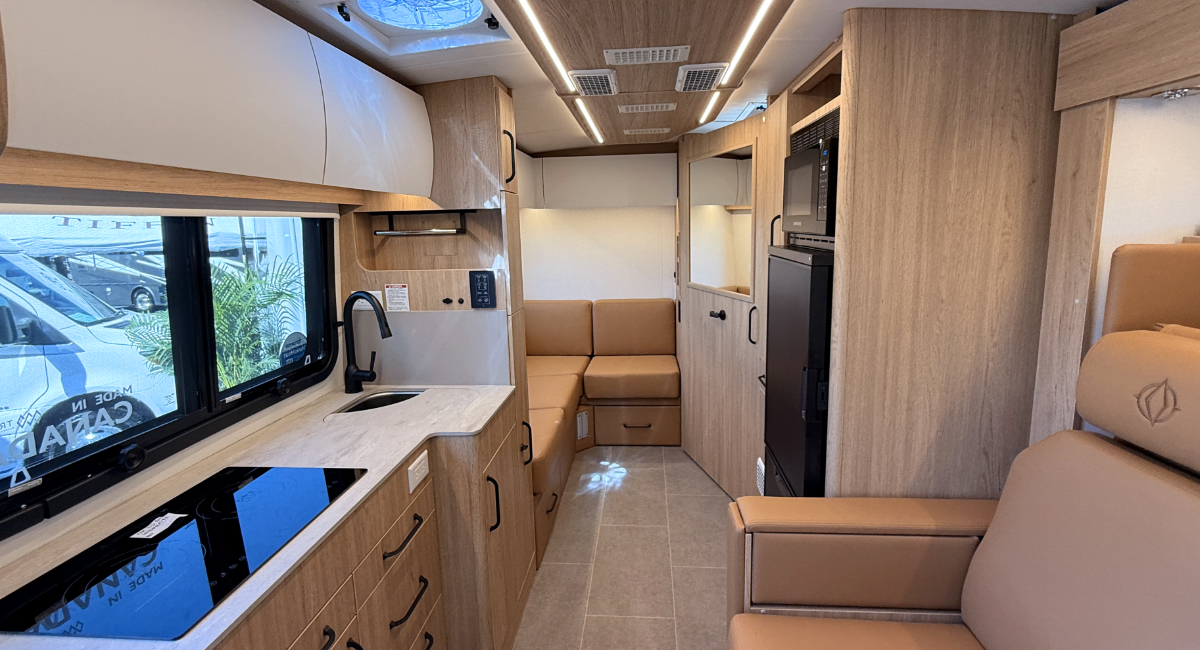 Leisure Travel Vans Wonder FX